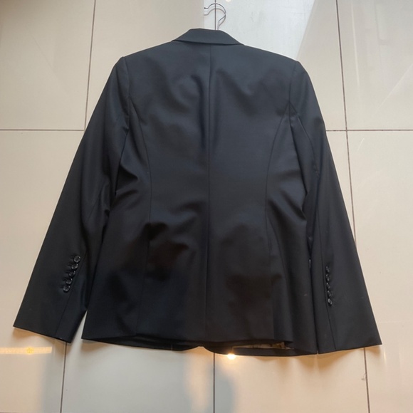 CLASSIC BCBG MAXAZRIA TWO PIECES SUIT - Picture 3 of 11